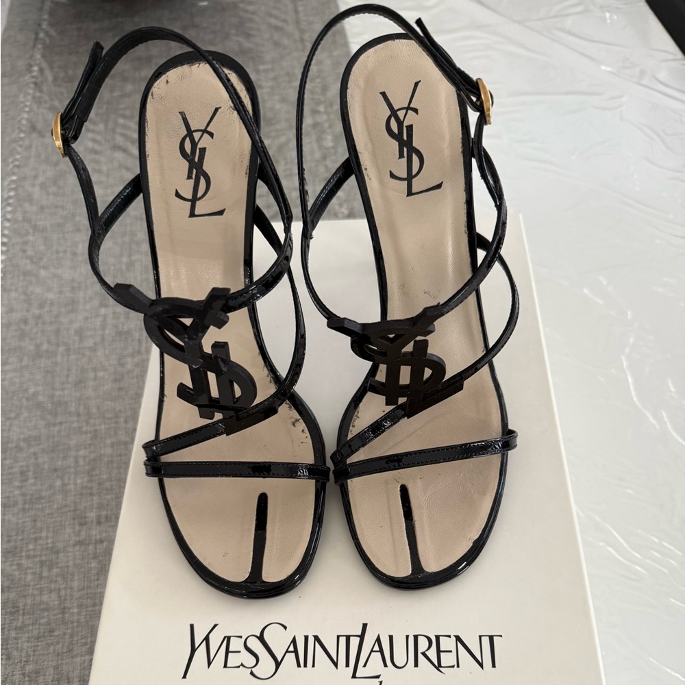 YSL Hero 105 Vitello Vernice Soft Sandal